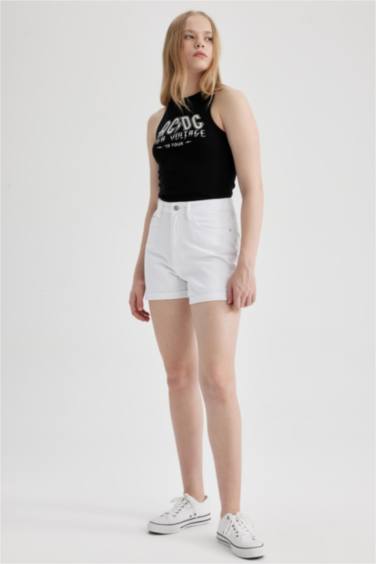 شورت جينز موم فيت بخصر عالي