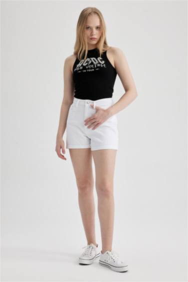 شورت جينز موم فيت بخصر عالي