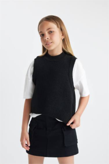 Girl Regular Fit Crew Neck Sweater Vest