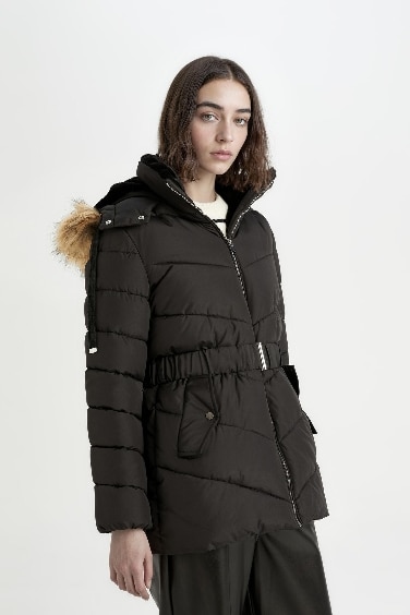 Su Geçirmez Puffer Şişme Mont Rüzgar Geçirmez Kapüşonlu İçi Suni Kürklü Kapitoneli Kemerli Hafif Uzun