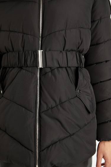 Su Geçirmez Puffer Şişme Mont Rüzgar Geçirmez Kapüşonlu İçi Suni Kürklü Kapitoneli Kemerli Hafif Uzun