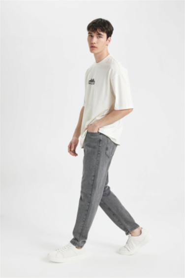 Regular Tapered Fit Normal Mold Normal Waist Normal Leg Jeans