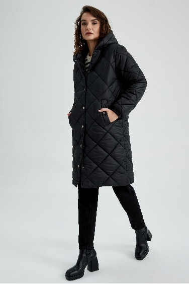 Куртка водоотталкивающая с капюшоном