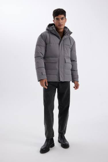 Slim Fit Dar Kesim Astarlı Kapüşonlu Fermuarlı Çift Cepli Kışlık Şişme Mont