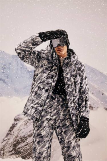 Куртка водоотталкивающая утепленная ветрозащитная капюшоном, DeFactoFit