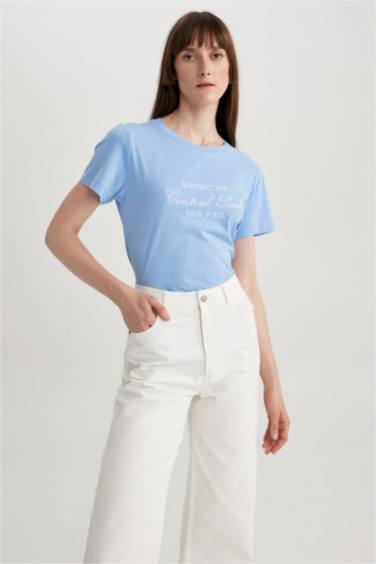 تيشيرت قطن قصة عادية مطرزة وياقة مستديرة