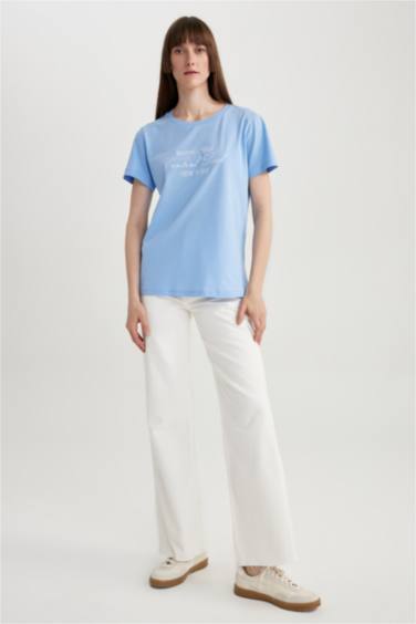 تيشيرت قطن قصة عادية مطرزة وياقة مستديرة