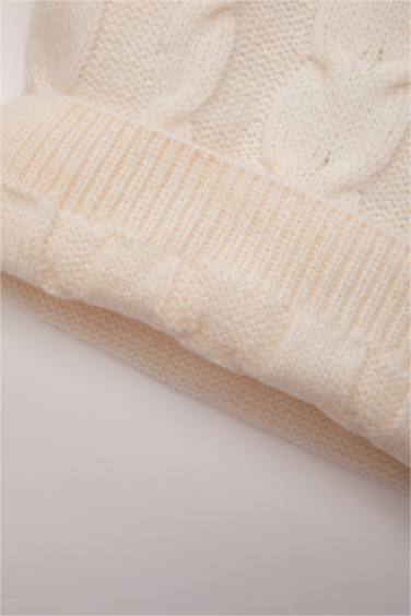 بلوفر ولادي قصة عادية برقبة مستديرة