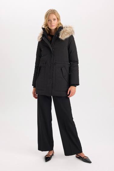 Su Geçirmez Şişme Mont Parka Oversize Geniş Kalıp Çıkarılabilir Suni Kürk Kapüşonlu Fermuarlı Çıtçıtlı Cepli