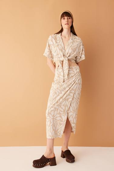 V Neck Fitted Short Sleeve Blouse