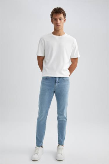 Slim Tapered Fit Narrow Fit Normal Waist Tapered Leg Jeans