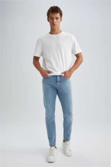 Slim Tapered Fit Narrow Fit Normal Waist Tapered Leg Jeans