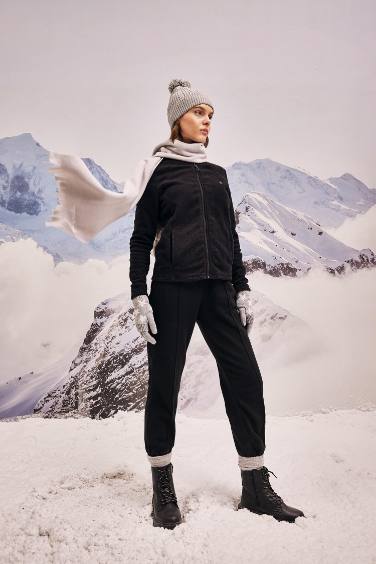 بنطلون سويت بانتس بأستك من تحت بطبعة شعار قصة عادية بجيوب أسود من DeFactoFit