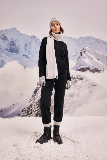 بنطلون سويت بانتس بأستك من تحت بطبعة شعار قصة عادية بجيوب أسود من DeFactoFit