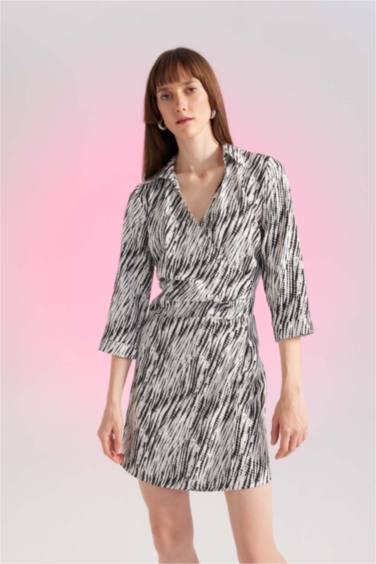 Сукня з довгим рукавом мини з коміром батік з тканини