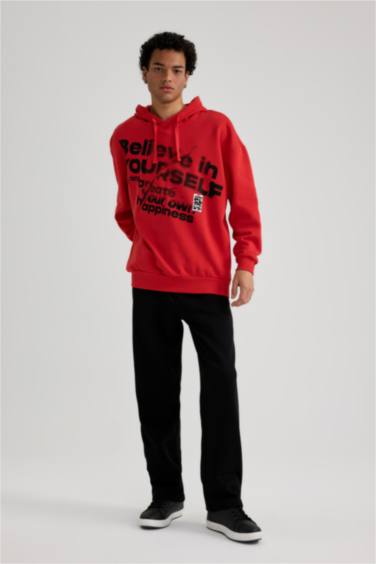 سويت شيرت مطبوع اوفر سايز بغطاء للرأس وجيب