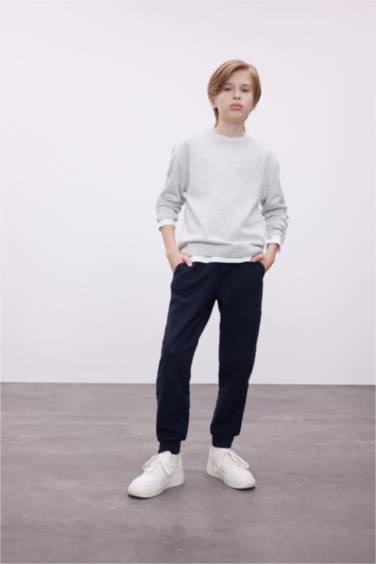 Свитер базовый с круглым вырезом для мальчиков