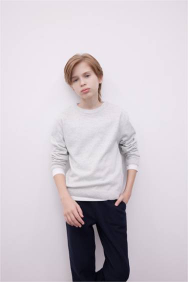 Свитер базовый с круглым вырезом для мальчиков