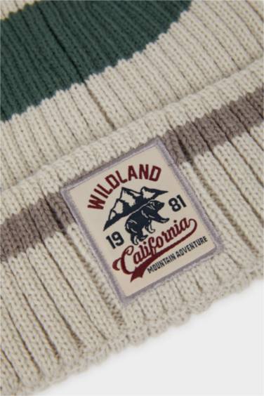 Мужская трикотажная шапка с этикеткой