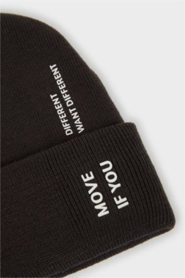 Мужская трикотажная шапка с принтом