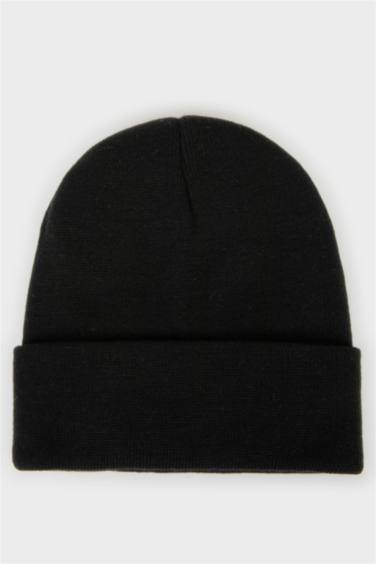 قبعة تريكو مطبوعة