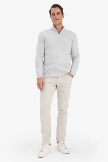 Standart Fit Normal Kesim Dik Yaka Yarım Fermuarlı Basic Düz Triko Kazak