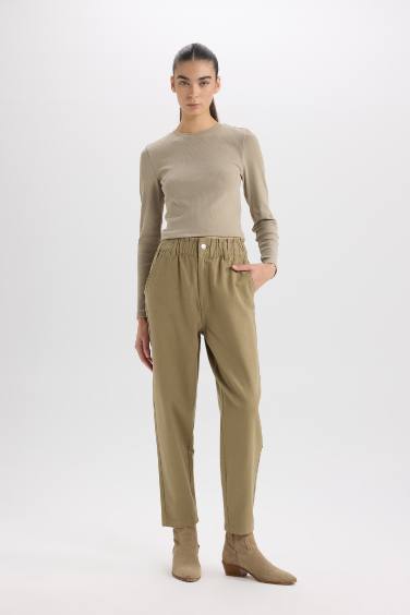 Pantalon en gabardine à taille haute avec poches