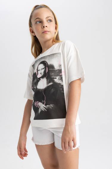 Girl Mona Lisa Licensed Relax Fit Short Sleeve T-Shirt