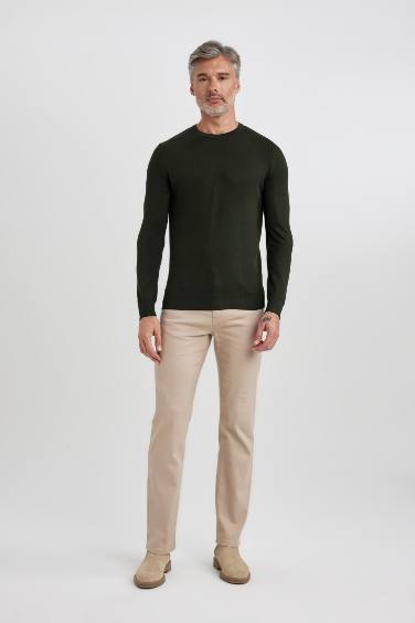 بلوفر تريكو قصة عادية برقبة مستديرة