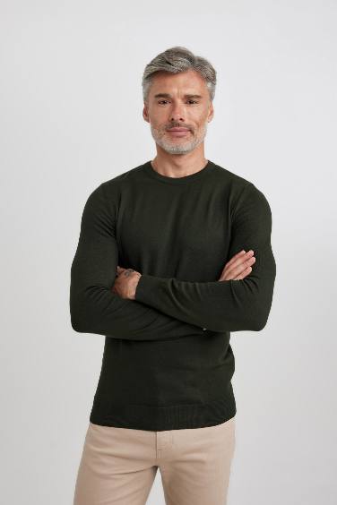 بلوفر تريكو قصة عادية برقبة مستديرة