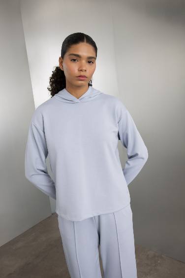 سويت شيرت رياضي قصة عادية قماش سكوبا من DeFactoFit