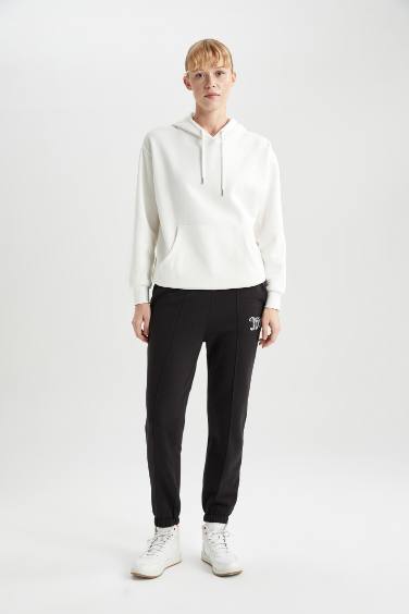 Standard Fit Pocketed Thick Fabric Sweatpants