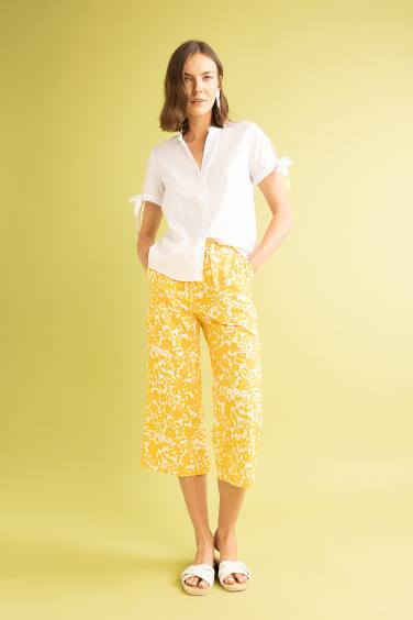 Wide Leg Floral Pattern Linen Look Capri