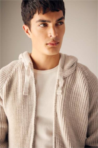 Кардиган стандартного кроя с капюшоном