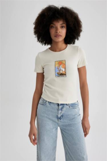 Fitted Crew Neck Printed Short Sleeve T-Shirt