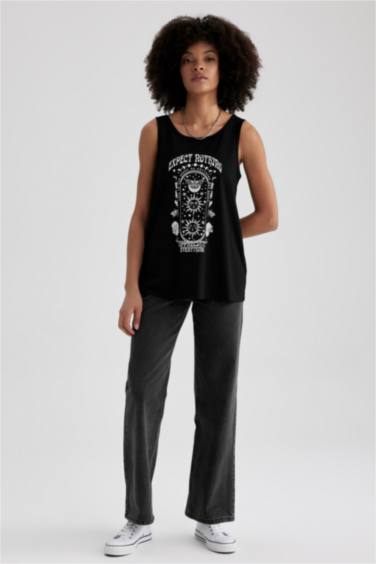 تيشيرت كت قصة عادية مطبوع