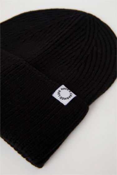 Шапка с принтом для женщин