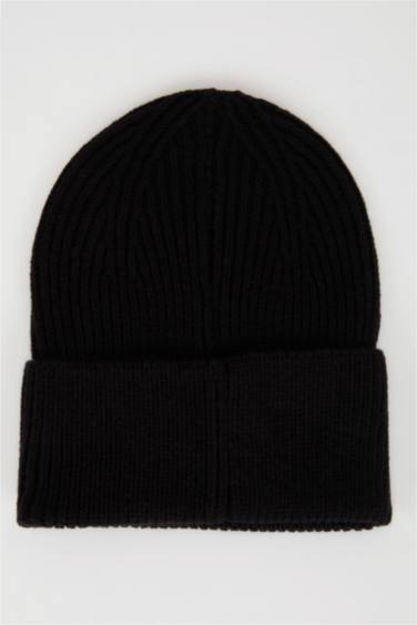 Шапка с принтом для женщин