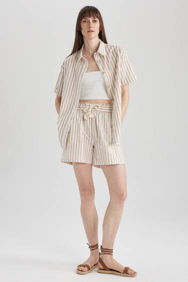 شورت مخطط وايد ليج بخصر عالي