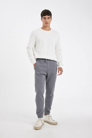 Standard Fit Stretchy Leg Thick Sweatpants