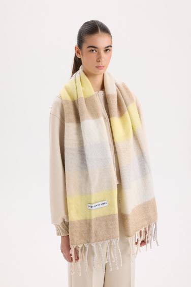 Woman Soft Textured Plaid Patterned Scarf