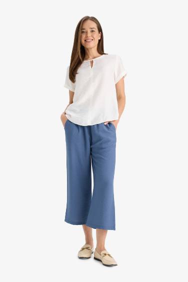 Straight Leg Capri Pants