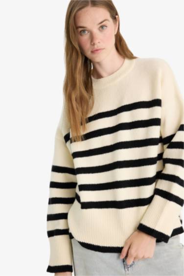 үлкен пішім ұзартылған жаға Пулловер