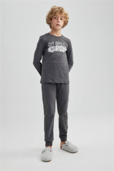 بيجامة قصة عادية من قطعتين