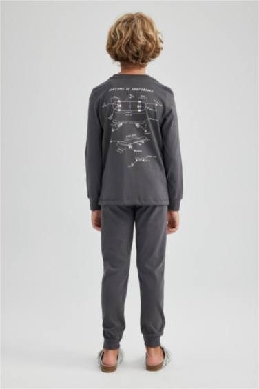 بيجامة قصة عادية من قطعتين