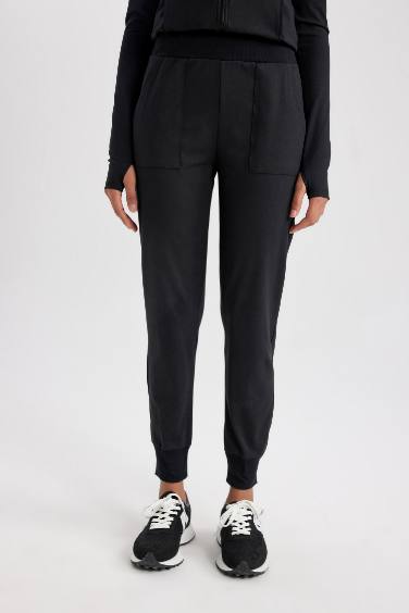 بنطلون بريميوم قصة عادية بجيب من DeFactoFit