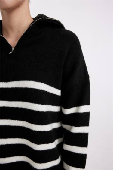 Oversize Geniş Kalıp Çizgili Yarım Fermuarlı Dik Yaka Triko Kazak
