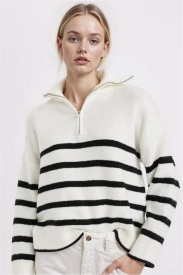 Oversize Geniş Kalıp Çizgili Yarım Fermuarlı Dik Yaka Triko Kazak