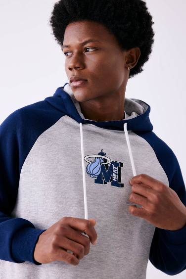 Sweat- Shirt Coupe Standard Encapuchonné De Defactofit Nba