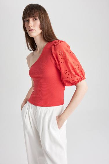 تيشيرت مضلع سليم فيت بكتف واحد